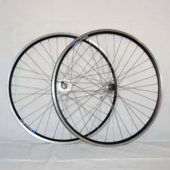 Fahrrad Richter Laufradsatz 28 Zoll Hohlkammerfelge Schwarz Nabendynamo / 8/9-fach Kassette