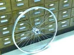 BIKE&CO Laufradsatz 26 Zoll Alu Kastenfelge Silber Vollachse 4 BIKE&CO Laufradsatz 26 Zoll Alu Kastenfelge Silber Vollachse – Bild 2