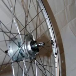 BIKE&CO Vorderrad 28 Alu Mit Nabendynamo Silber